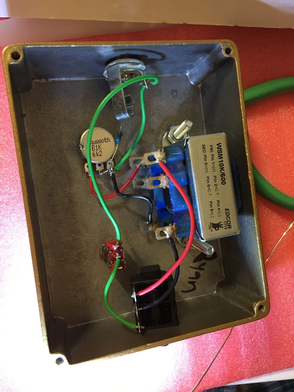 Inside the reamp box.